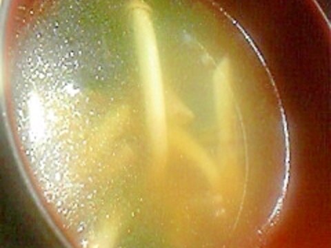 生姜の利いたキノコ中華スープ。